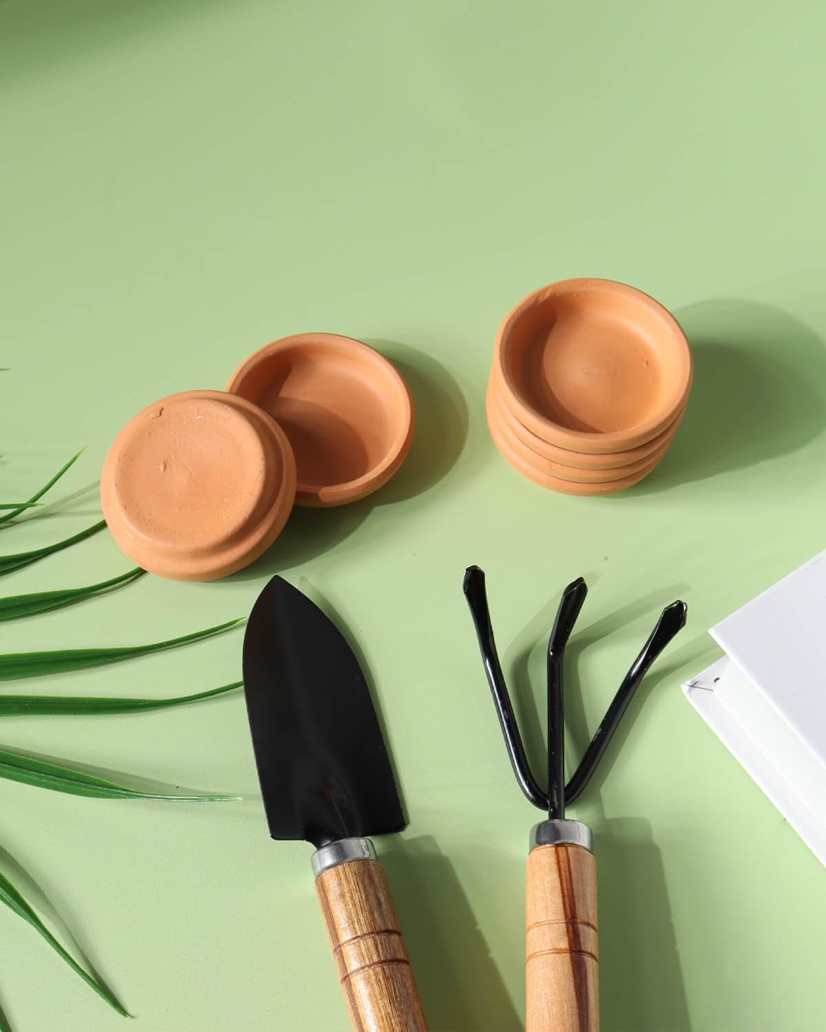 vensovo 2 Inch Terracotta Plant Saucer Pots Tray - 32 pcs Mini Planter Saucers for Indoor & Outdoor Plants, Small Clay Trays Perfect for 1 Inch 1.5Inch Flower Pot