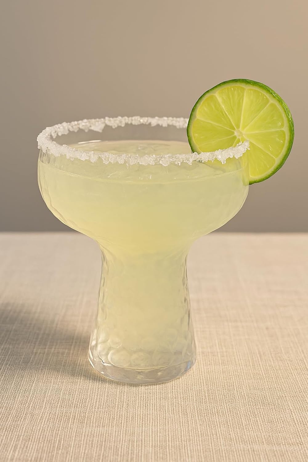 Lunara Clear Plastic Margarita Glasses, 11 oz, Set of 40, Disposable Party Cups for Cocktails (Clear Hammered)