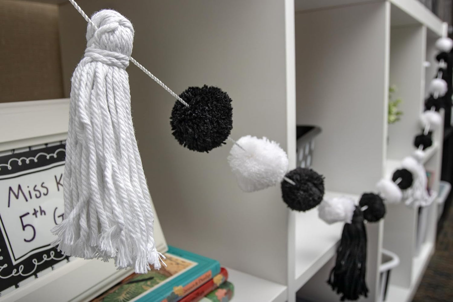 Teacher Created Resources Black and White Pom-Poms and Tassels Garland