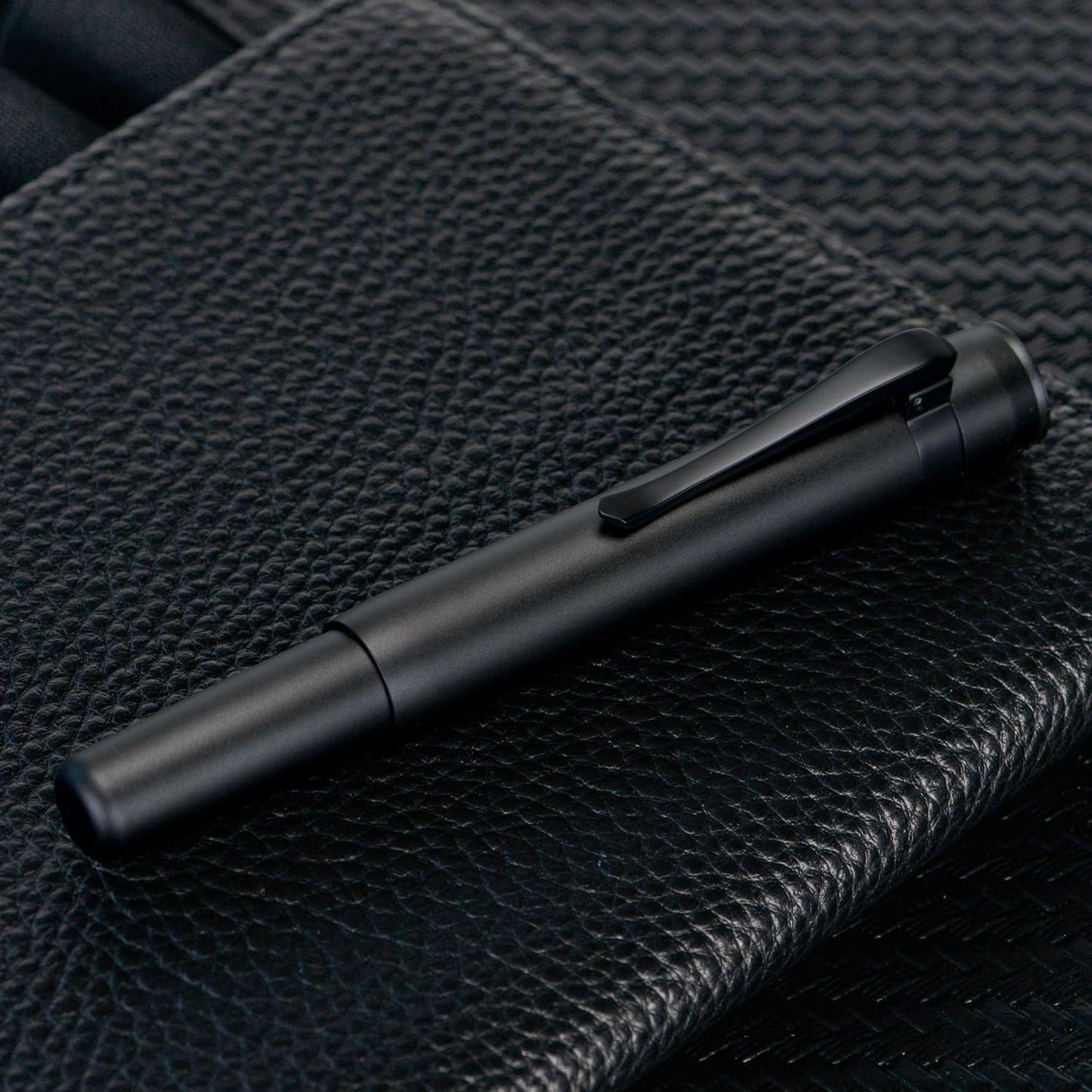 Hongdian M2 Black Forest Mini Fountain Pen, Medium Soft Nib & Sleek Shape Aluminium Short Pocket Travel Pen (Matte Black)