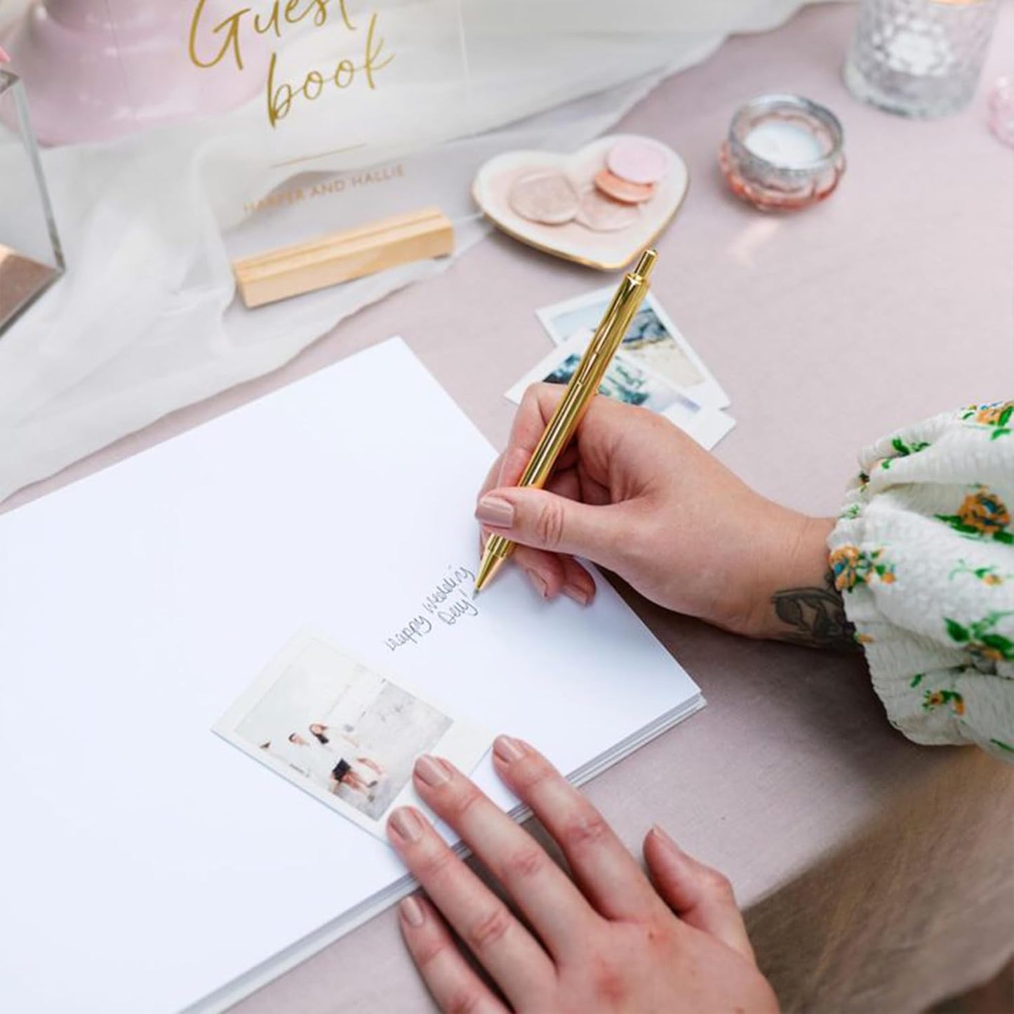 Mr&MrsGifts Elegant Wedding Guest Book Wedding Reception Hard Cover Guest Sign in Book for Wedding, Bridal and Baby Shower(Flower)