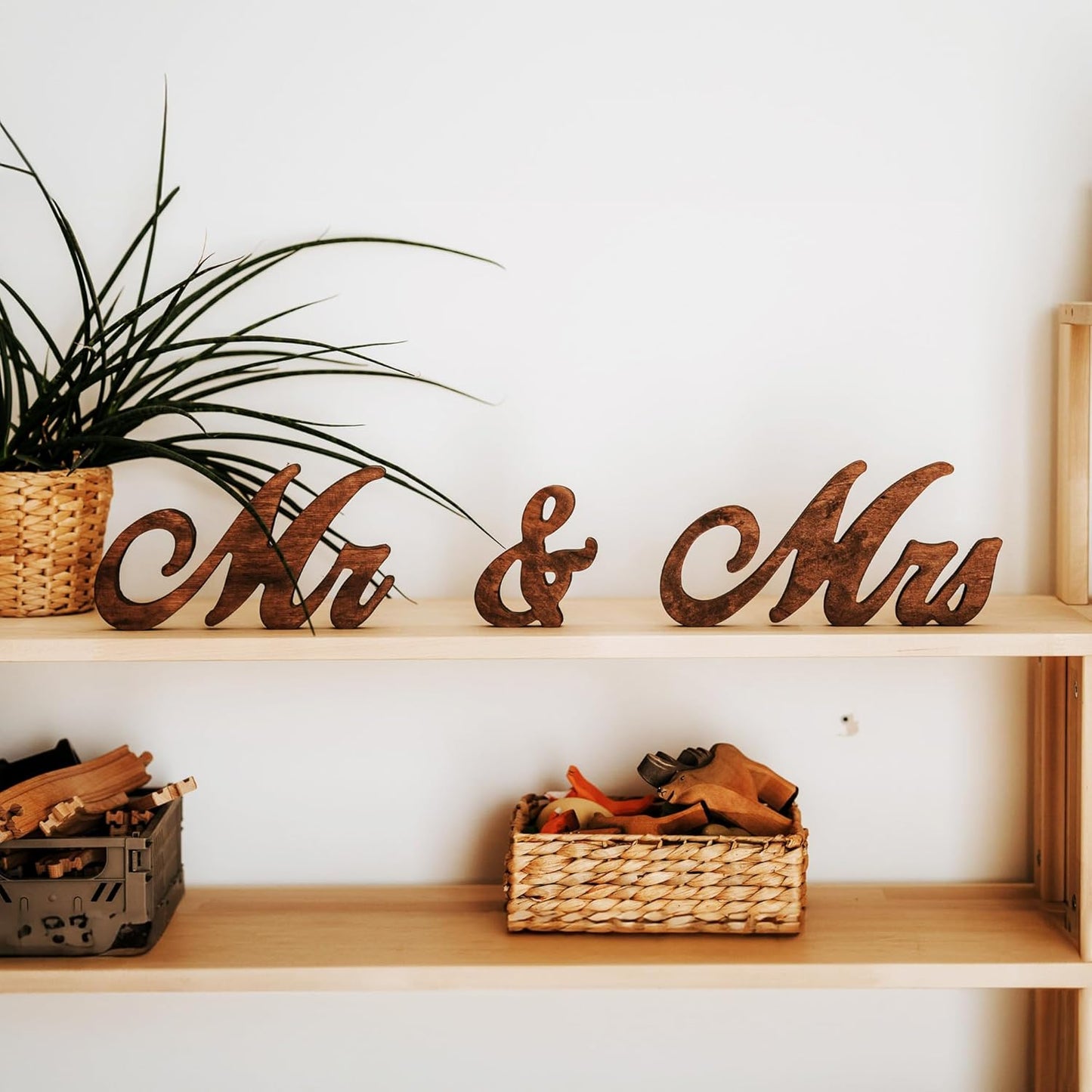 Mr and Mrs Sign for Wedding Table Decor, Mr & Mrs Wooden Signs, Rustic Wedding Decorations for Reception, Mr & Mrs Sign for Sweetheart Table Decor, Freestanding Wood Letters for Head Table Centerpiece