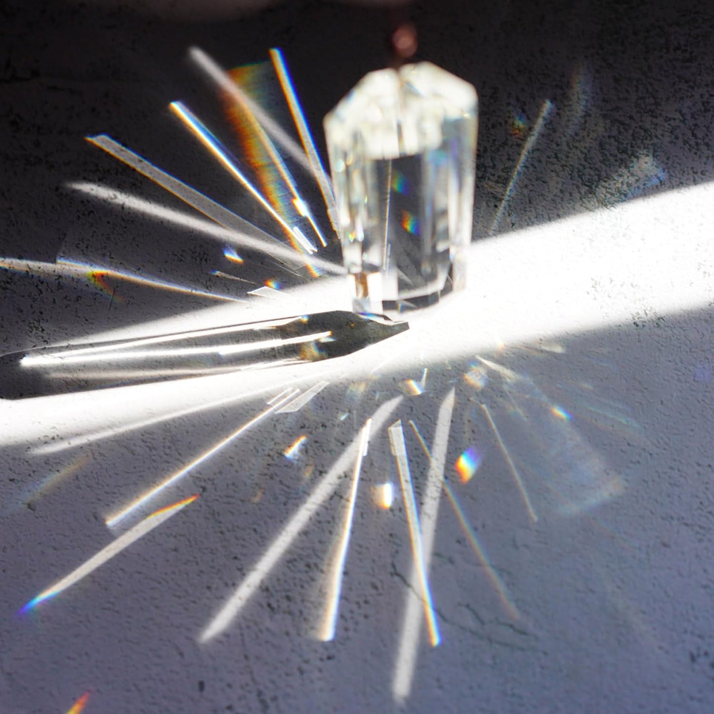 HDCRYSTALGIFTS Set 2 Crystal Suncatchers, 120mm Large Prism Sun Catchers Windows Hanging Ornaments Rainbow Maker Pendant Indoor Outdoor Garden Decor,Clear