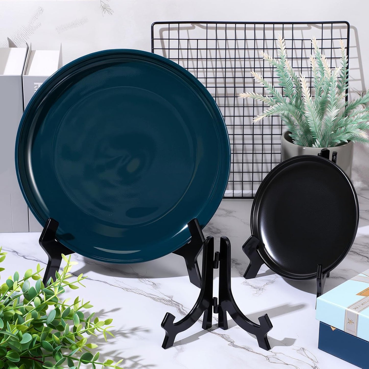 HESTYA 3 Pieces 4.5/7/9.8 Inch Black Acrylic Easels Display Stands Plate Stands Holders to Display Pictures or Other Items for Weddings, Birthdays, Home Decoration, Tables