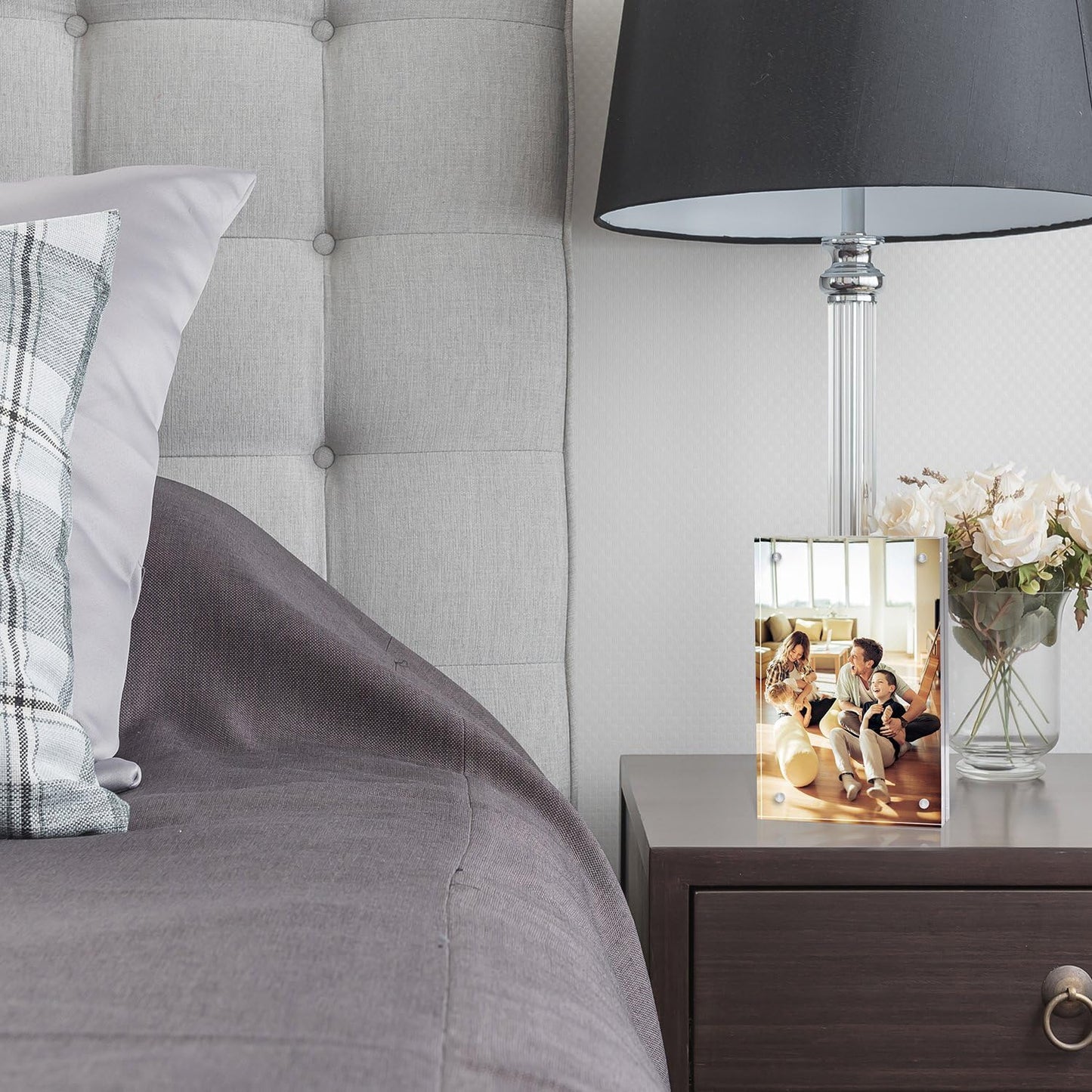 Meetu Acrylic Picture Frame 4x6,Clear Freestanding Double Sided 20mm Thickness Frameless Magnetic Photo Frames Desktop Display with Gift Box Package(1 Pack)