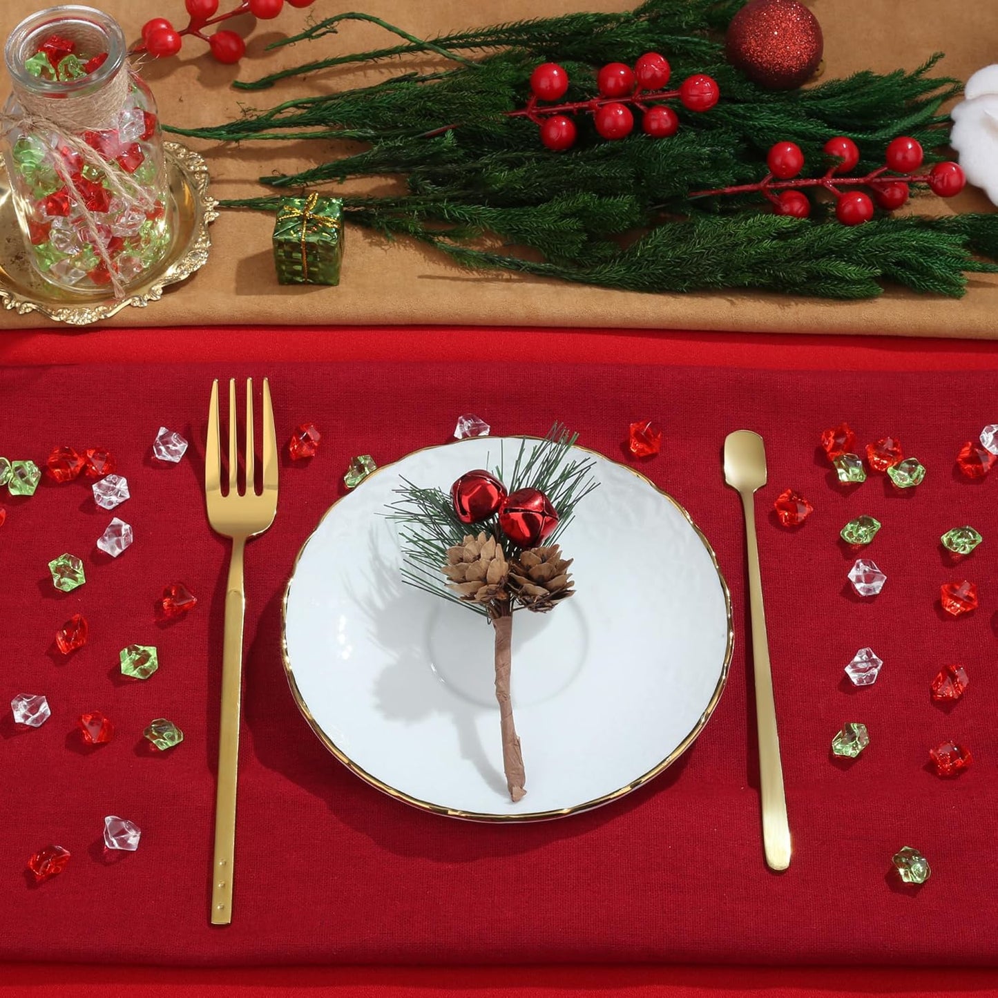 YATOJUZI 500pcs Fake Ice Cubes Christmas Decor Acrylic Crushed Rocks Vase Fillers Plastic Diamonds Gems for DIY Xmas Party Centerpiece Table Scatter Prop Display 0.5"