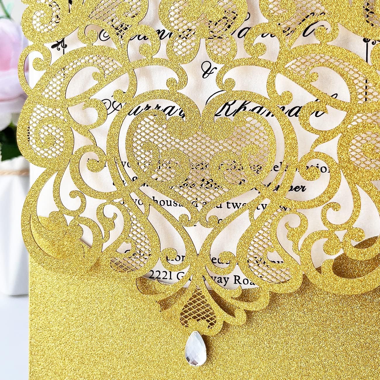 Hosmsua 5.12 x 7.3 50pcs Personalized Gold Laser Cut Flora Wedding Invitation Cards with Rhinestone and Envelopes Invitations for Quinceañera Wedding Invite (Customized Printed)